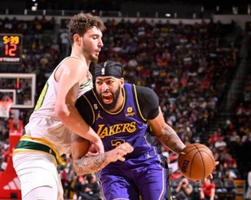 博鱼体育-3战轰116分！最强浓眉回来了 湖人9胜0负定律上线