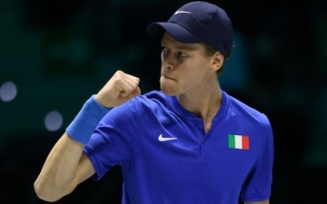 博鱼体育-戴杯辛纳率意大利进八强 德约双线作战仍难救主