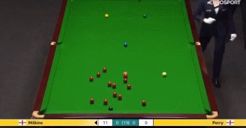 博鱼-斯诺克世锦赛遭环保组织入侵，球台被破坏比赛中断