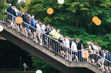 博鱼体育-“场内天堂场外炼狱，资本主义与个体尊严的冲突”